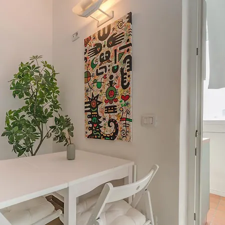 Loft Corso Trieste Free Parking & Kitchen 펜션