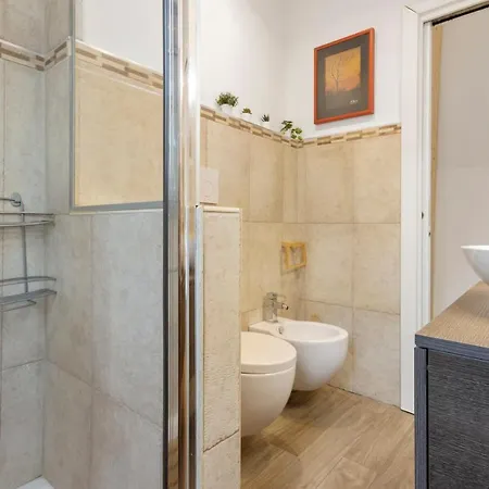 Loft Corso Trieste Free Parking & Kitchen Vakantiehuis