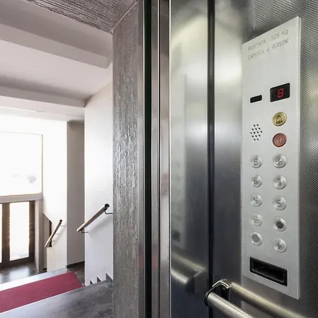 Loft Corso Trieste Free Parking & Kitchen